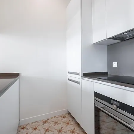 Regina - Somptueux 3 Pièces - Carré D'or - Vue *